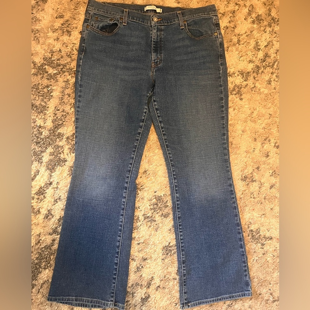 Levi's women’s Denim Jeans - Picture 2 of 5